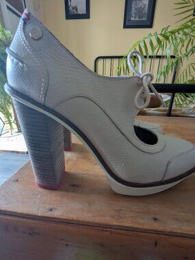 Tommy Hilfiger platform shoes